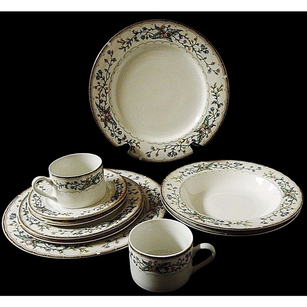 Farberware Wellesley 486 Katherine Bobonovsky Fine China Dinnerware Set 10 Pcs